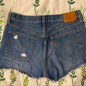 Levi’s 501 denim cutoff shorts size 31